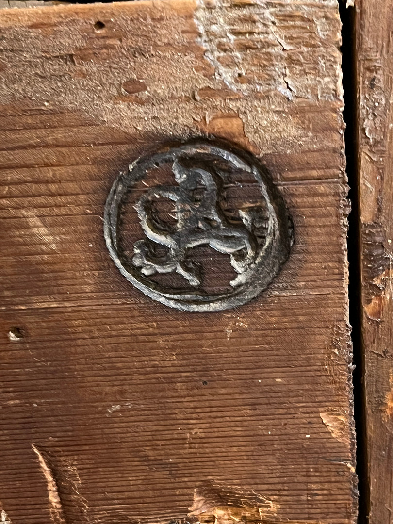 JOHAN ERHARDT WILHELM (ämbetsmästare i Stockholm 1757-1786), trågsoffa, gustavianskt stockholmsarbete, monogramsignerad IW samt två gånger med Stockholms snickarämbetes stämpel.