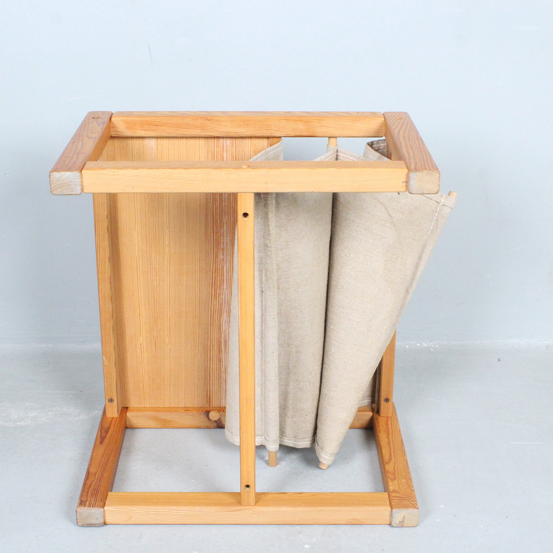 KARIN MOBRING. IKEA. Armlehnsessel / Safari-Chair, Modell 'Diana' / 'Diana Chair', mit Beistelltisch, Schweden, 1970er Jahre.