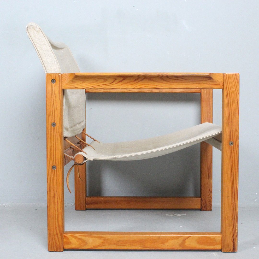 KARIN MOBRING. IKEA. Armlehnsessel / Safari-Chair, Modell 'Diana' / 'Diana Chair', mit Beistelltisch, Schweden, 1970er Jahre.