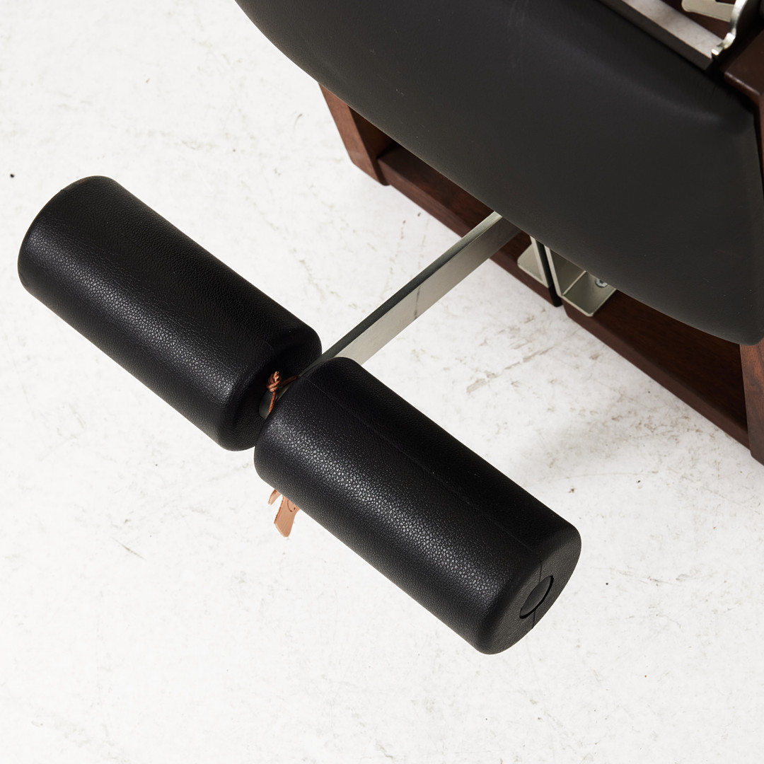 TRÄNINGSBÄNK. NOHrD TriaTrainer Bench WaterRower. Valnötsfanerad med läderklädsel.