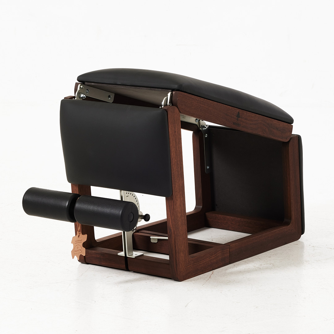 TRÄNINGSBÄNK. NOHrD TriaTrainer Bench WaterRower. Valnötsfanerad med läderklädsel.