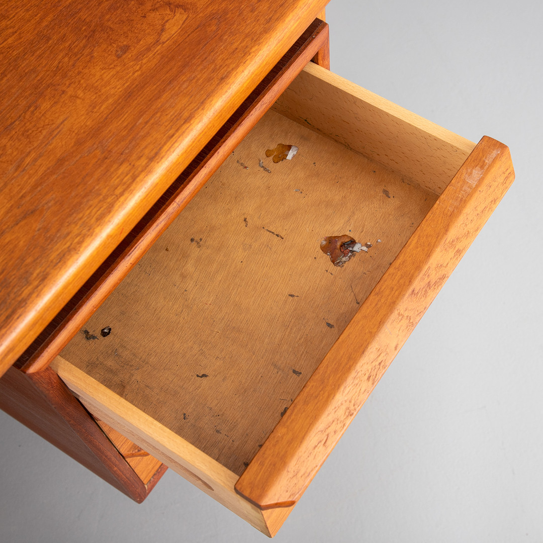 G.V. Gasvig für GV Mobler, Teak Schreibtisch, Dänemark.