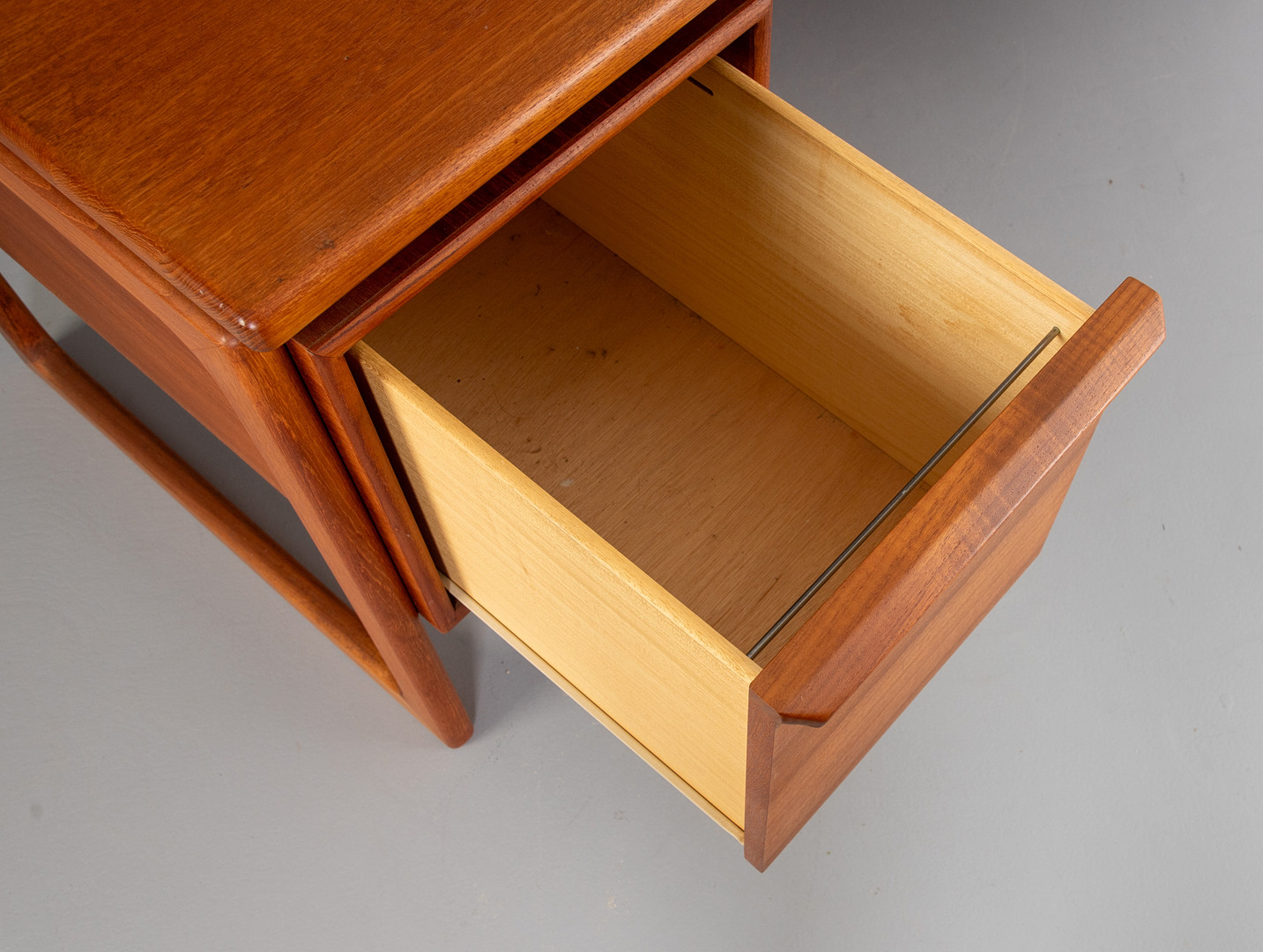 G.V. Gasvig für GV Mobler, Teak Schreibtisch, Dänemark.