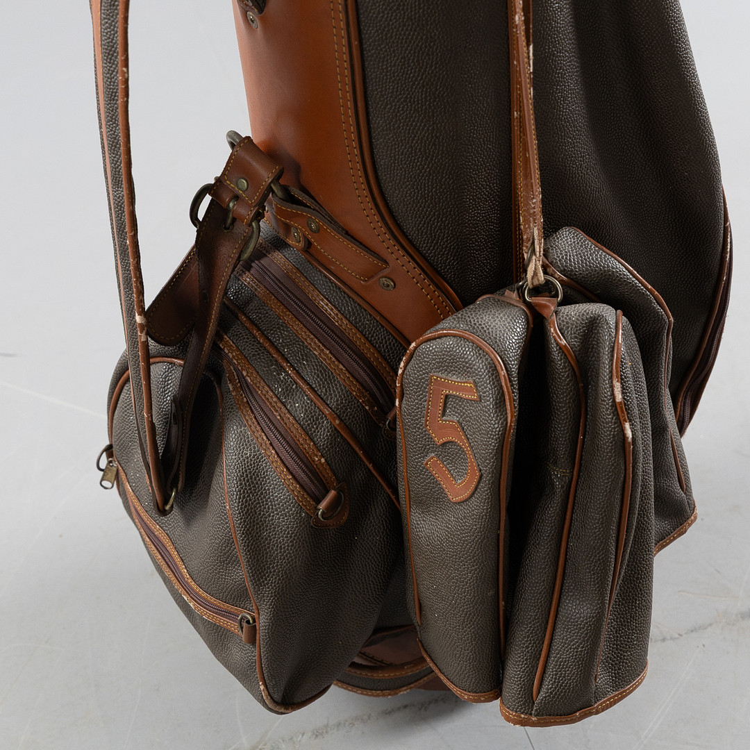 MULBERRY, Golfbag med Spalding golfklubbor.