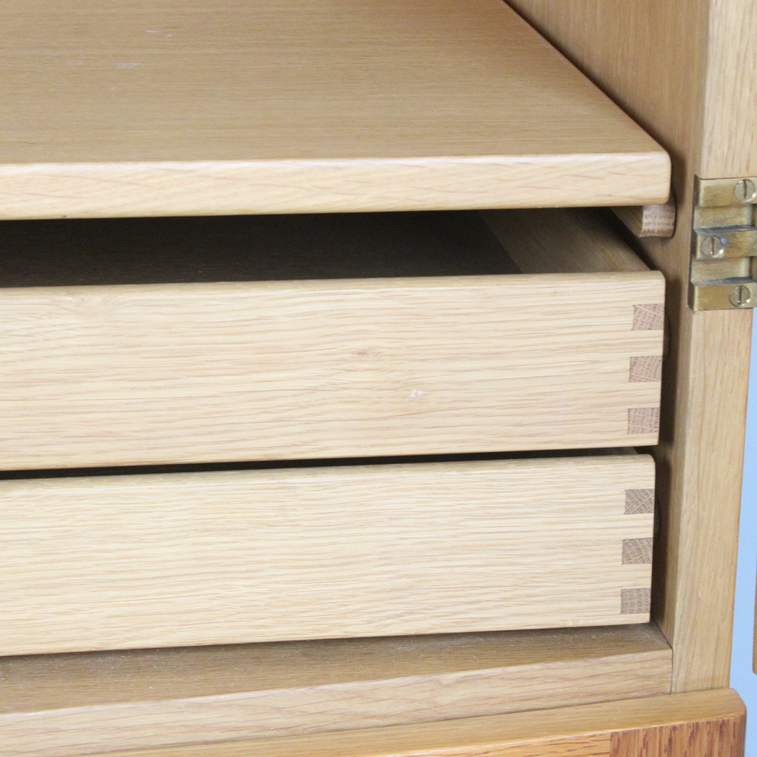 GUNNAR MYRSTRAND. Källemo. Highboard aus Eiche, Schweden, 1960er Jahre.