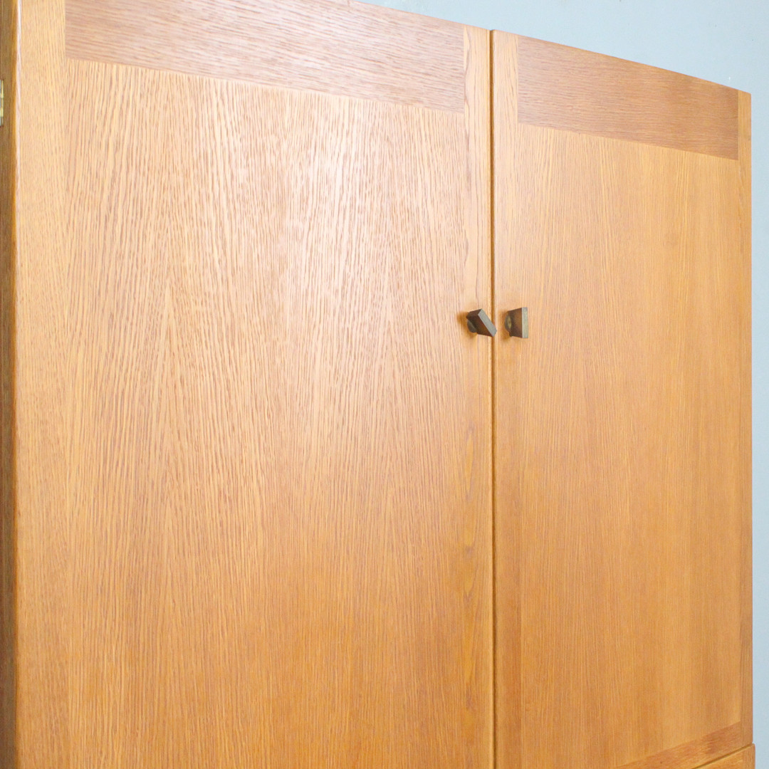 GUNNAR MYRSTRAND. Källemo. Highboard aus Eiche, Schweden, 1960er Jahre.