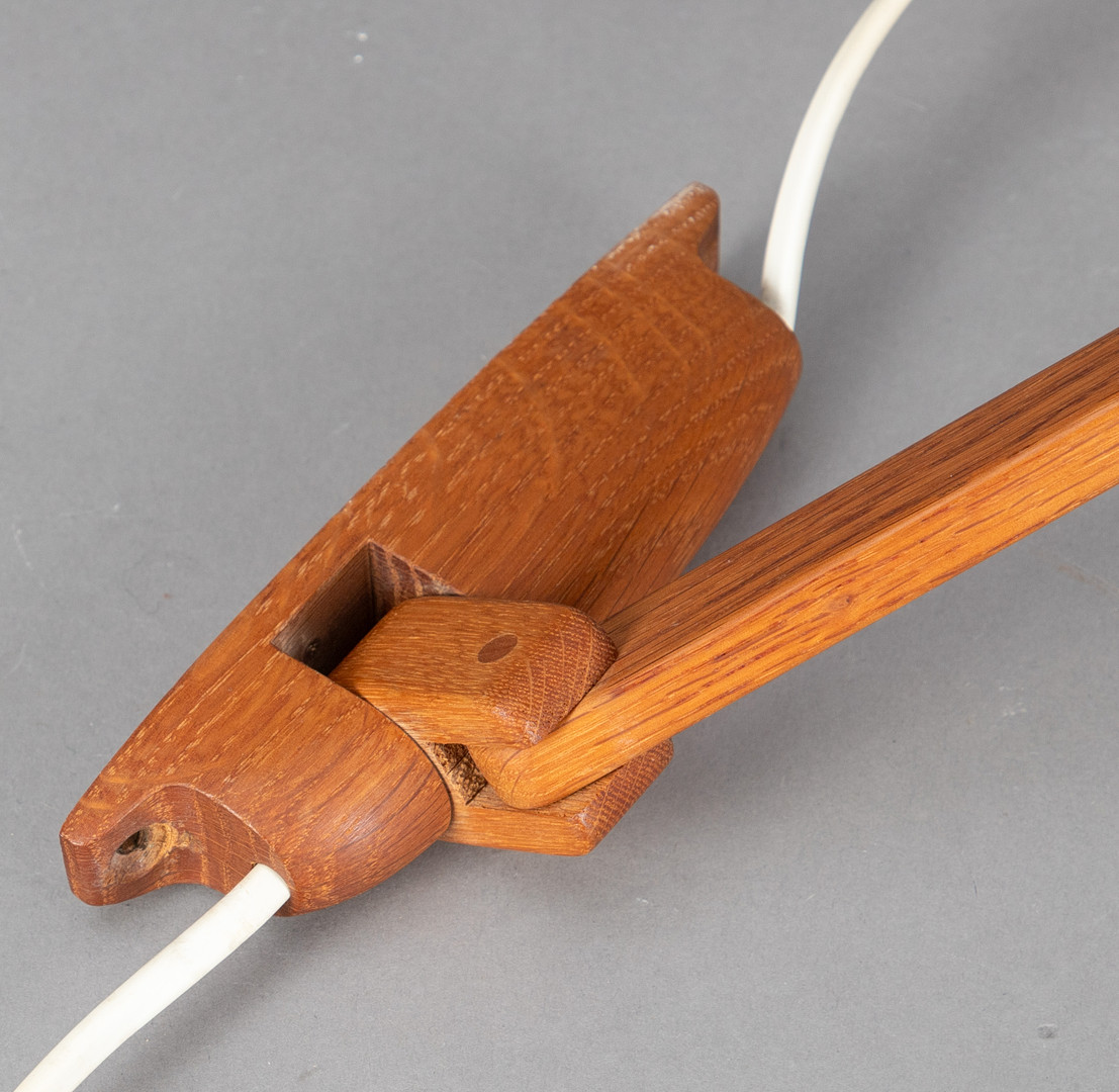UNO & ÖSTEN KRISTIANSSON. Luxus. Teak Wandlampe mit Schwenkarm, Modell #734. Vittsjö, Schweden, 1960er Jahre.