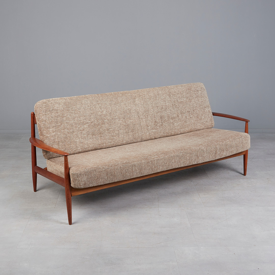 GRETE JALK. für France & Daverkosen, Dreisitzer-Sofa, Teak, Wolle, 1960er Jahre, Dänemark.