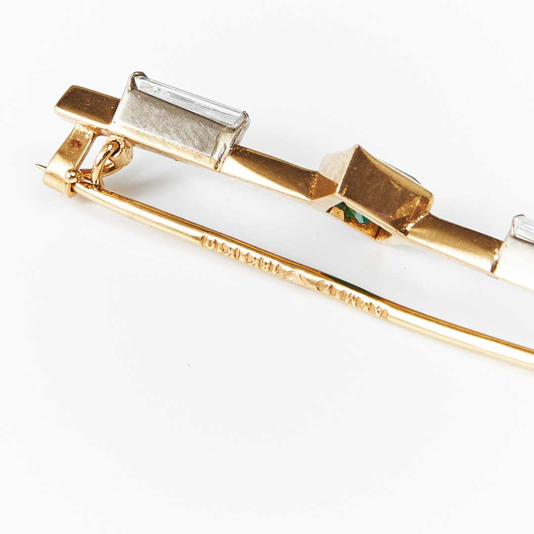 BROSCH, 18 k guld, trappslipad smaragd, 2 små trapetsslipade diamanter, Guld & Gravyr, Lennart Magnusson, Göteborg 1984.