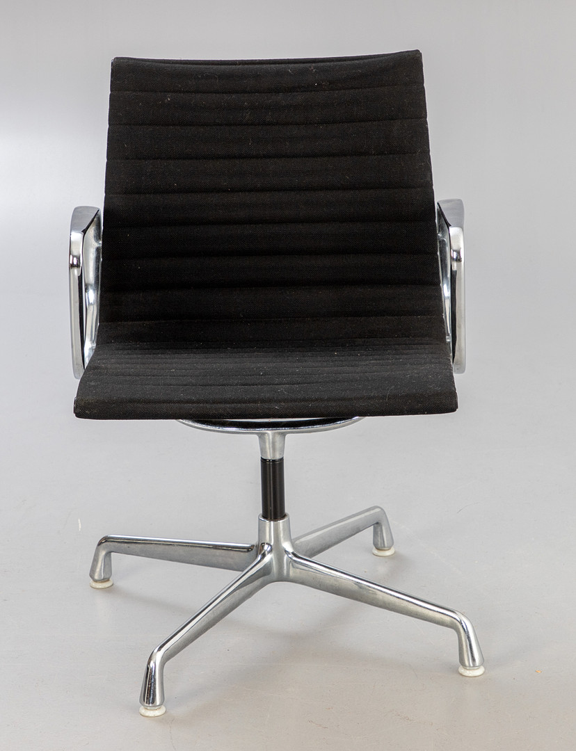 CHARLES & RAY EAMES. Vitra / Herman Miller, Aluminium Chair 