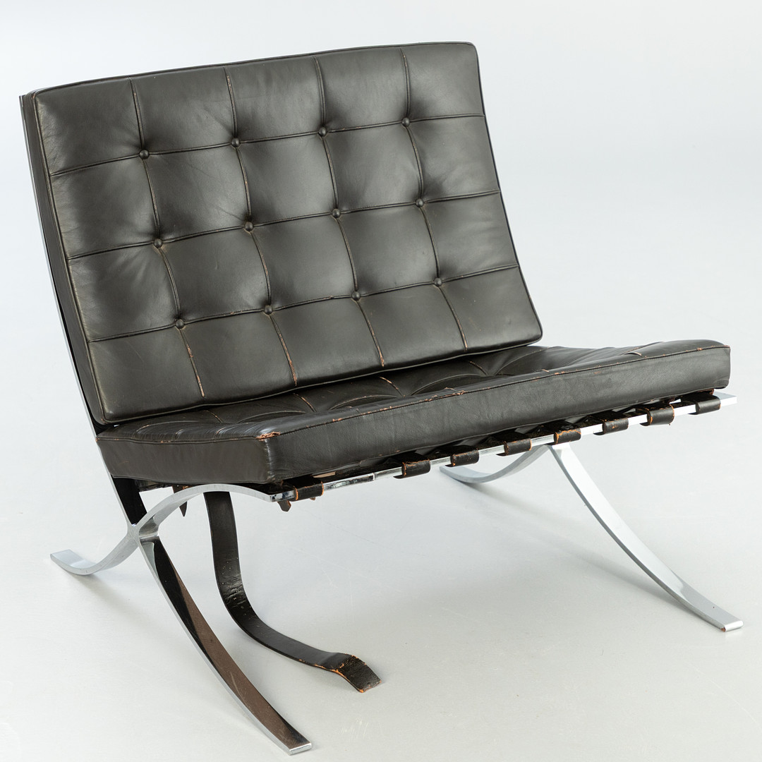 LUDWIG MIES VAN DER ROHE. Barcelona Chair, Knoll International / Knoll.