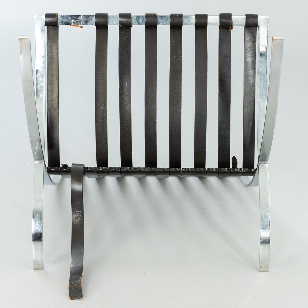 LUDWIG MIES VAN DER ROHE. Barcelona Chair, Knoll International / Knoll.