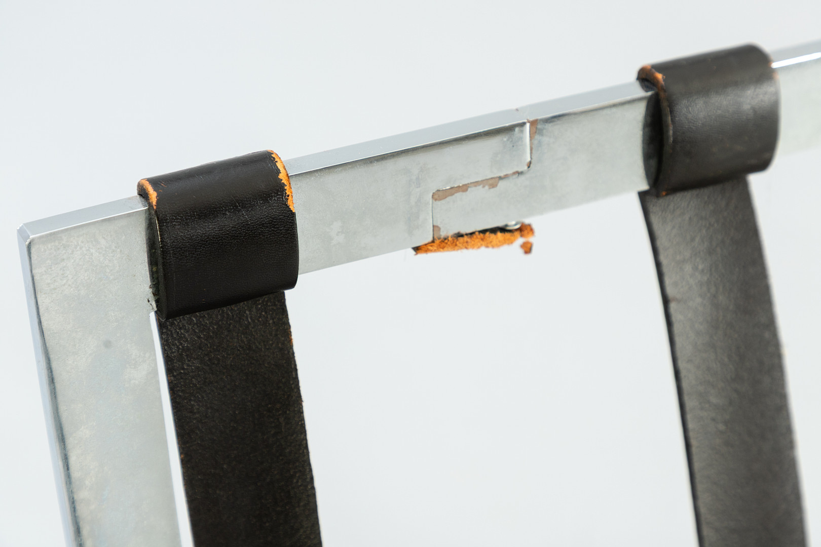 LUDWIG MIES VAN DER ROHE. Barcelona Chair, Knoll International / Knoll.