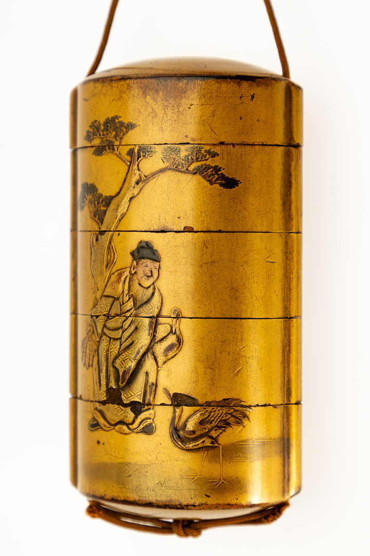 Siegelkörbchen Inrō mit einem Netsuke, Japan, späte Edo-Periode, 19. Jahrhundert.