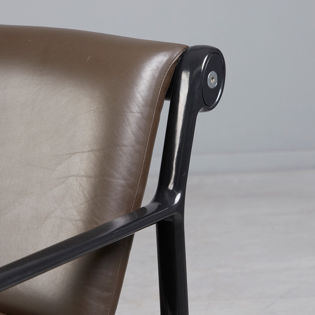 BRUCE HANNAH & ANDREW MORRISON. für Knoll, zwei Armlehnsessel / Lounge Chairs, Stahl, Leder, 1970er Jahre, USA (2).