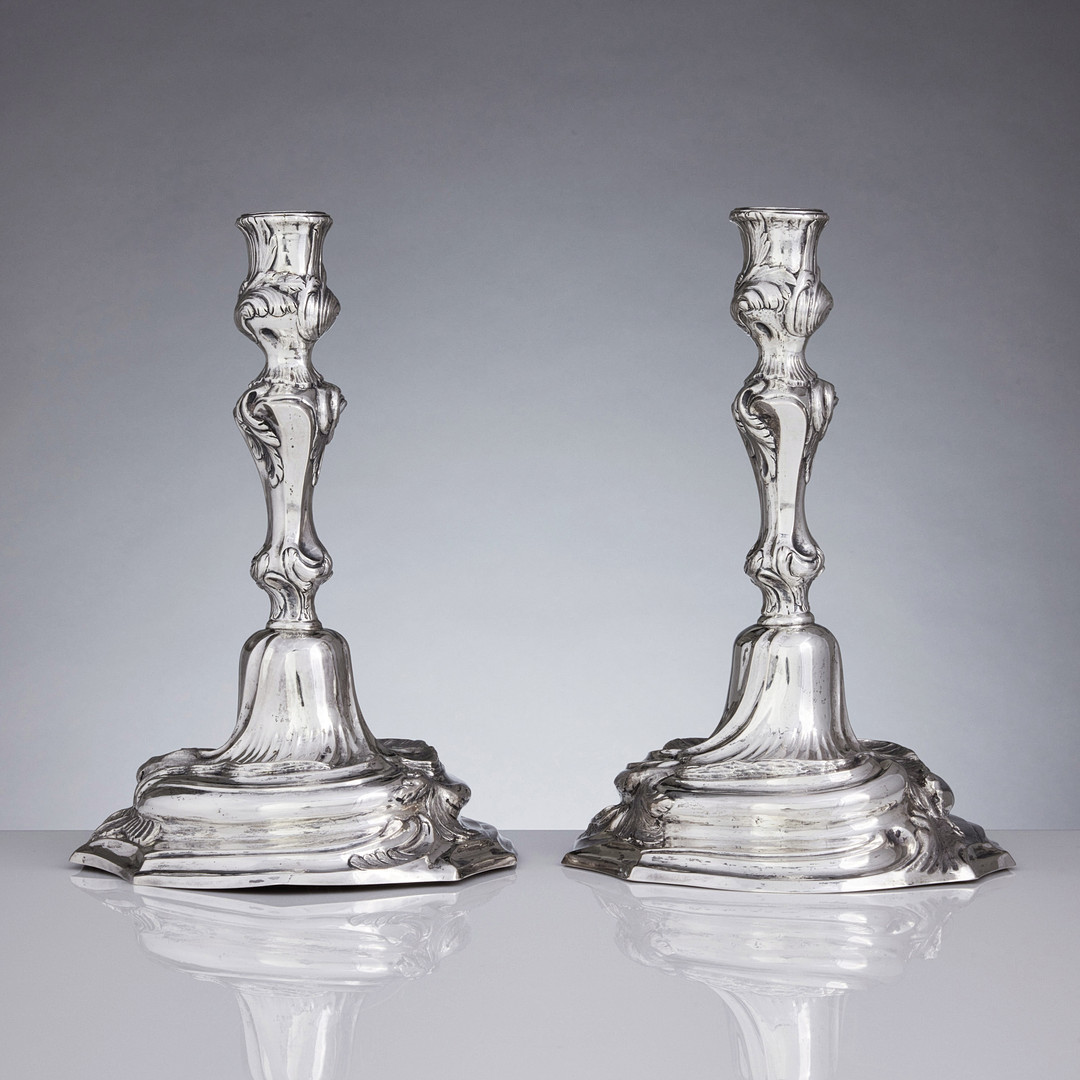 LJUSSTAKAR, ett par, silver, ostämplade, Sverige 1760-tal. Rokoko.