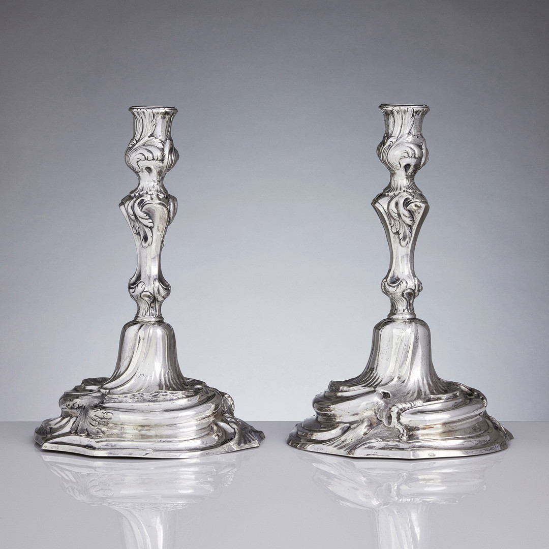 LJUSSTAKAR, ett par, silver, ostämplade, Sverige 1760-tal. Rokoko.