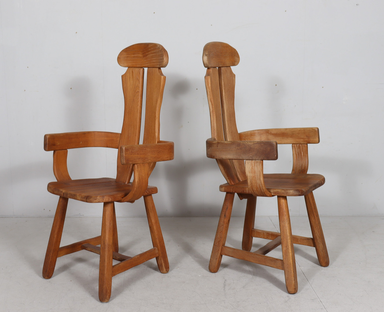DE PUYDT. 6er Set brutalistische Stühle / Esszimmerstühle, Eiche, Belgien, 1970er Jahre.