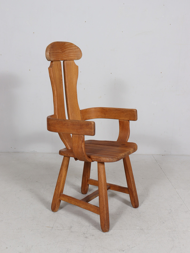 DE PUYDT. 6er Set brutalistische Stühle / Esszimmerstühle, Eiche, Belgien, 1970er Jahre.