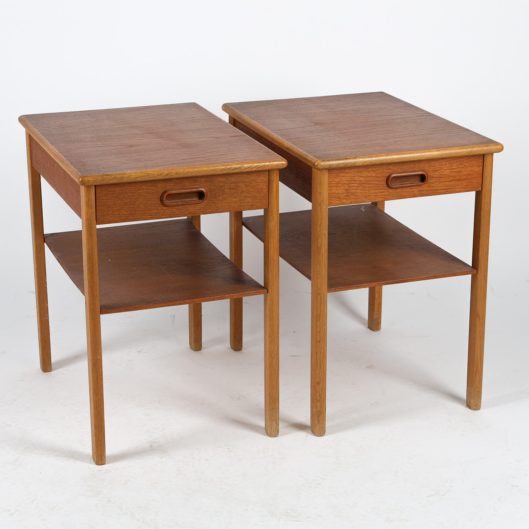 SÄNGBORD/NATTDUKSBORD, 1 par, teak & ek, 1960-tal.