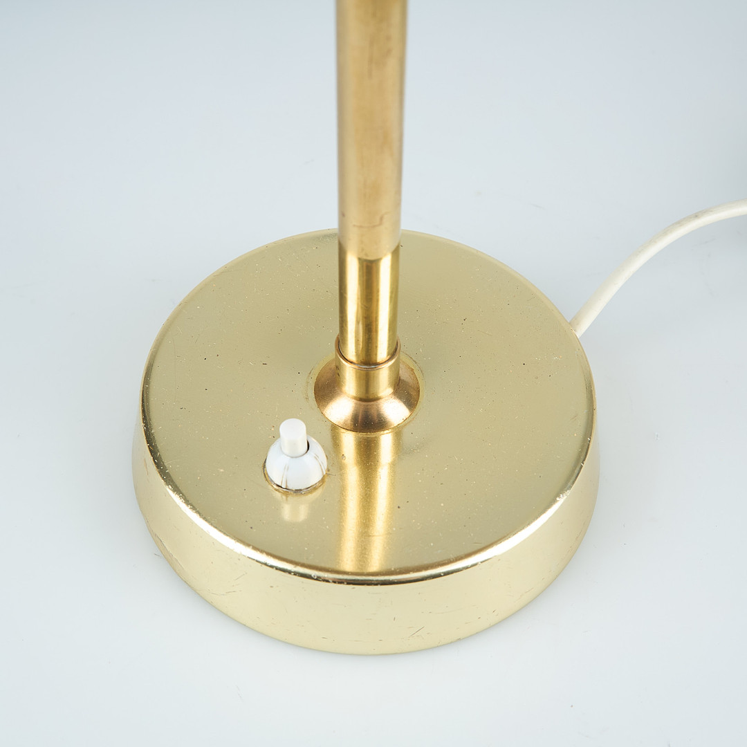 BORDSLAMPA, Presenta Finland 1900-talets andrahälft.