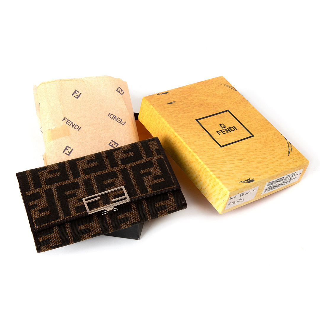 FENDI. Plånbok, textil, Italien.