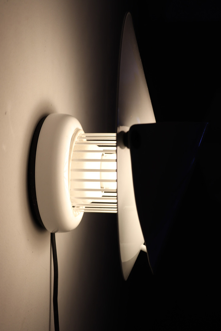 ACHILLE CASTIGLIONI. Wandlampe/Wandleuchte von Achille Castiglioni für Flos, Modell: 'Giovi', Italien, 1980er Jahre.