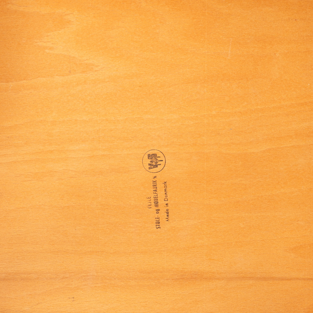 HENNING KJAERNULF. Vejle Stole & Møbelfabrik. Esstisch mit 4 Stühlen, Dänemark, 2. Hälfte 20. Jh.