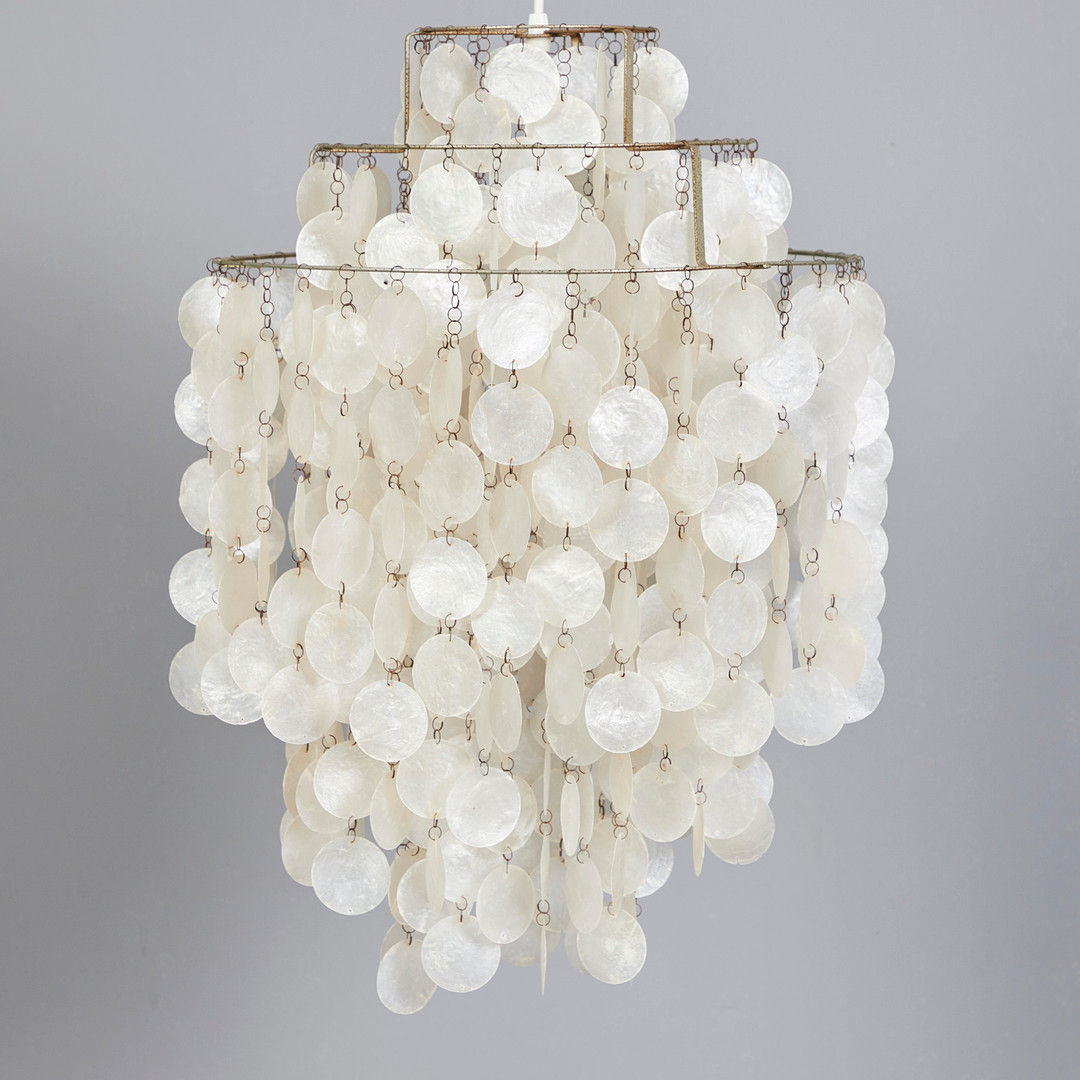 VERNER PANTON. für Lüber, Pendeleuchte / Deckenlampe, 'Fun 1 DM', Capiz-Muscheln, Metall, Entwurf 1964, Schweiz.