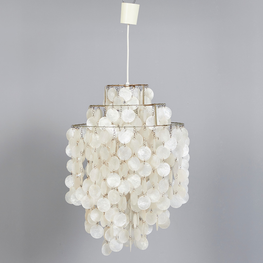 VERNER PANTON. für Lüber, Pendeleuchte / Deckenlampe, 'Fun 1 DM', Capiz-Muscheln, Metall, Entwurf 1964, Schweiz.