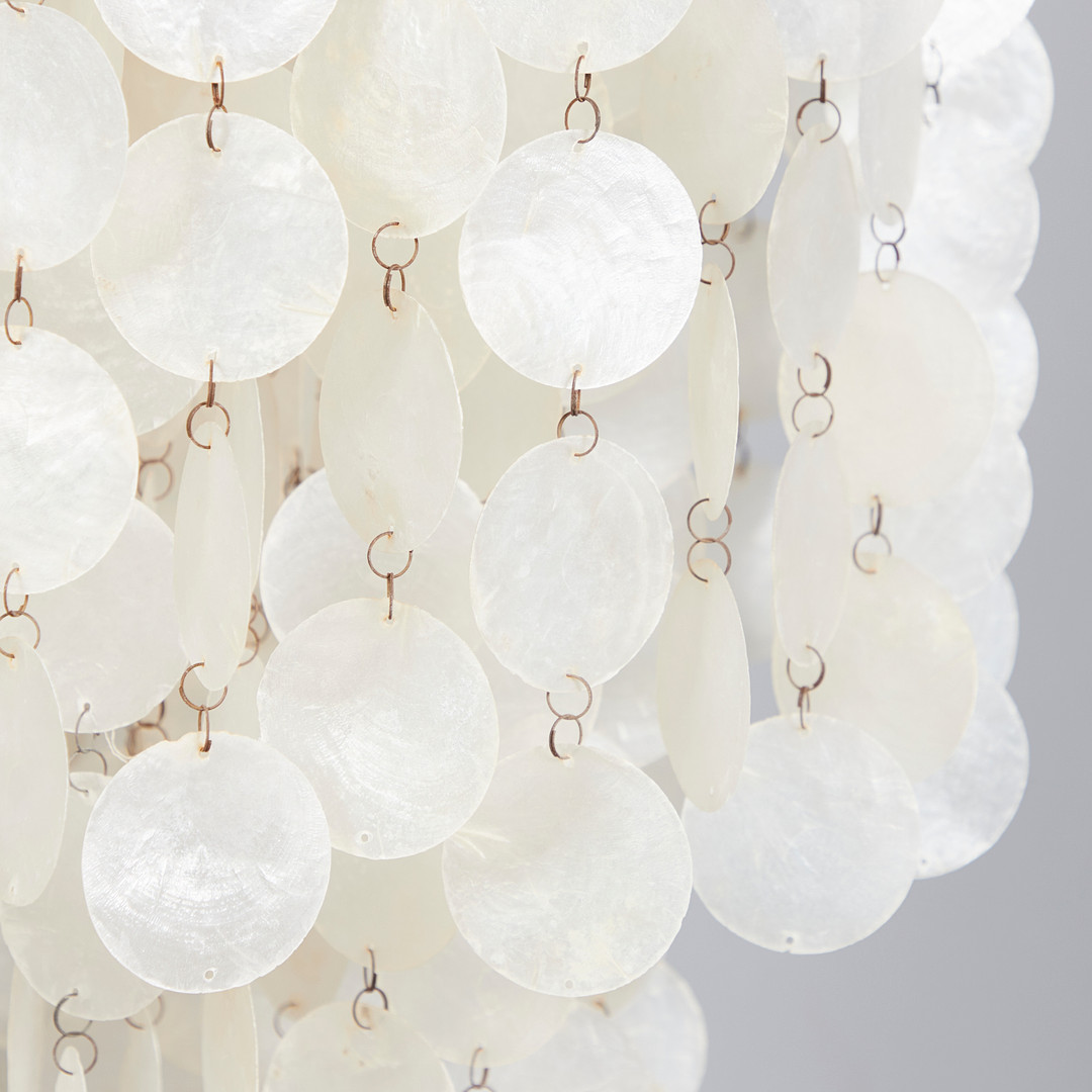VERNER PANTON. für Lüber, Pendeleuchte / Deckenlampe, 'Fun 1 DM', Capiz-Muscheln, Metall, Entwurf 1964, Schweiz.