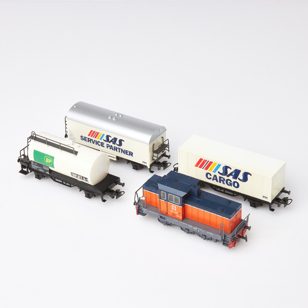 MÄRKLIN. Tågsats, nr. 2839, SJ V5 175 lok, godsvagns/ tankvagn BP flygbensin, containervagn: SAS Cargo samt kylvagn: SAS service partner, i originalförpackning.