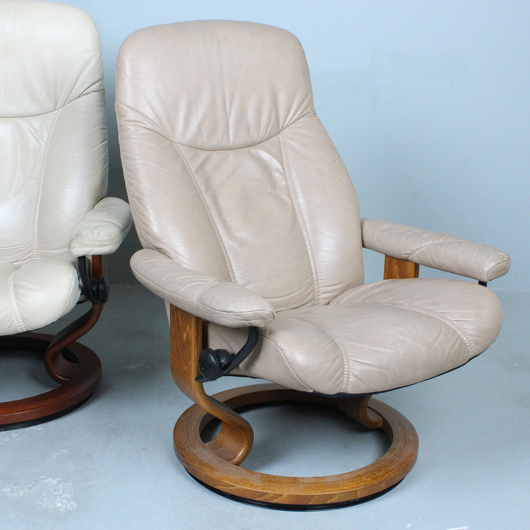 Stressless / Ekornes. Zwei Sessel, Leder, Norwegen.