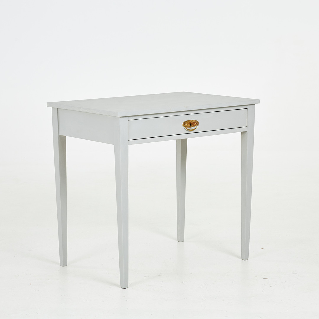 SKRIVBORD, Gustavianskstil, 1900-tal, bemålad, låda i sarg.