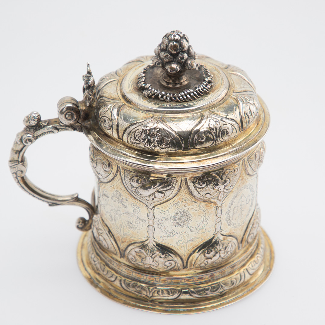 Vermeil Humpen Silber, vergoldet mit einer Münze- 1 Taler-Gedenkmünze, 1630, Sachsen Georg I, um 1630- Posen, 18. Jh.