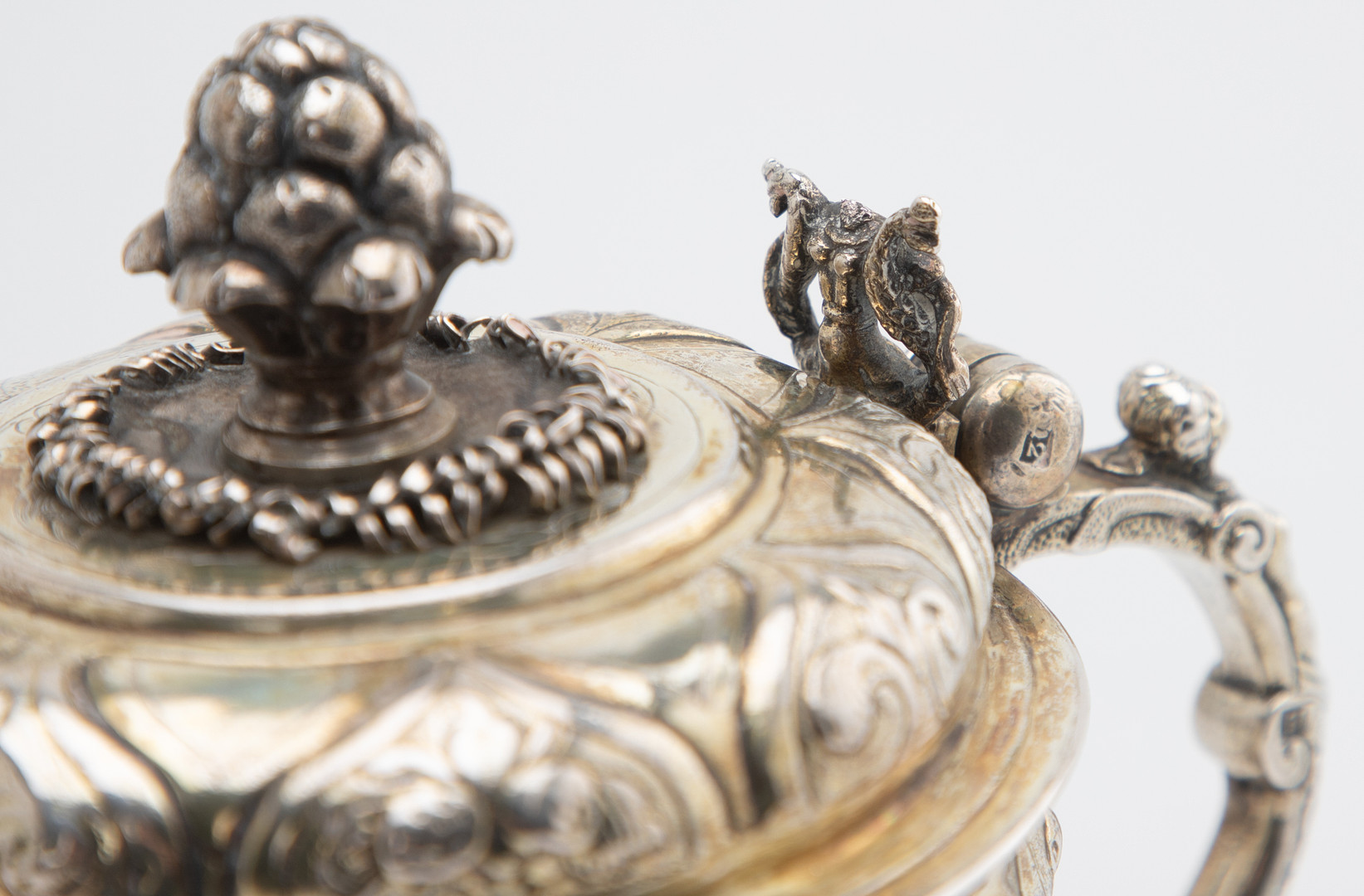 Vermeil Humpen Silber, vergoldet mit einer Münze- 1 Taler-Gedenkmünze, 1630, Sachsen Georg I, um 1630- Posen, 18. Jh.