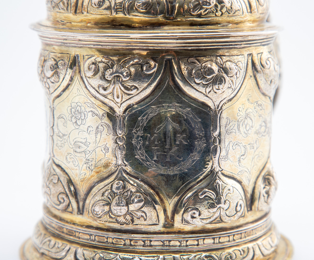 Vermeil Humpen Silber, vergoldet mit einer Münze- 1 Taler-Gedenkmünze, 1630, Sachsen Georg I, um 1630- Posen, 18. Jh.