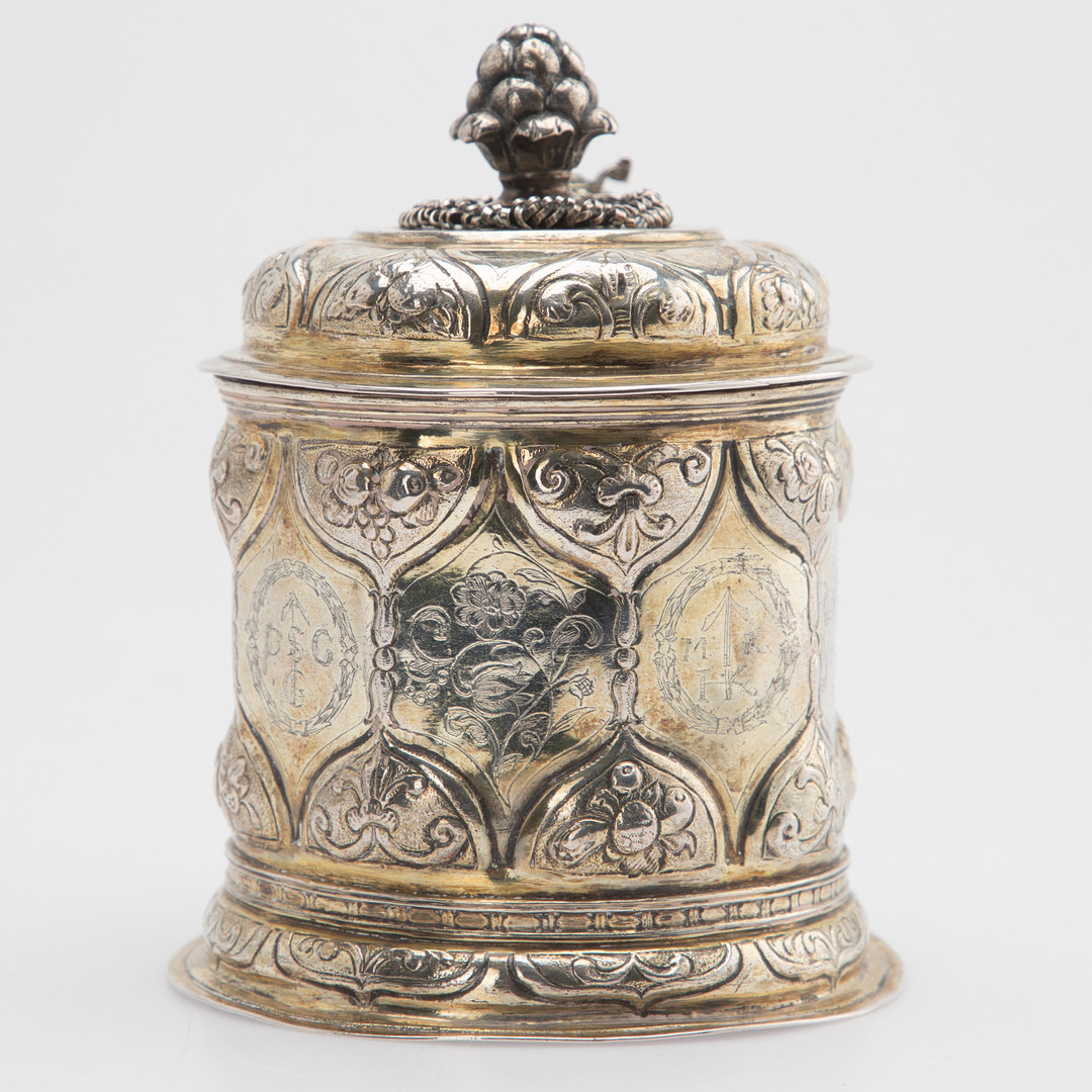 Vermeil Humpen Silber, vergoldet mit einer Münze- 1 Taler-Gedenkmünze, 1630, Sachsen Georg I, um 1630- Posen, 18. Jh.