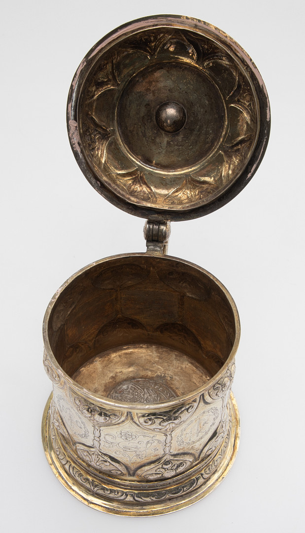 Vermeil Humpen Silber, vergoldet mit einer Münze- 1 Taler-Gedenkmünze, 1630, Sachsen Georg I, um 1630- Posen, 18. Jh.