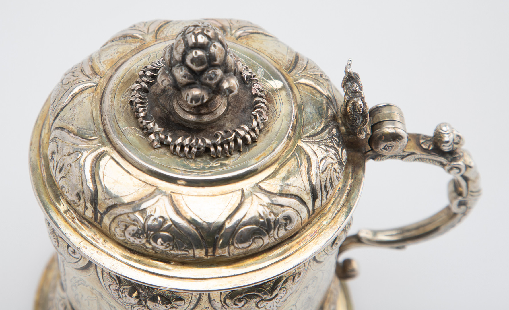 Vermeil Humpen Silber, vergoldet mit einer Münze- 1 Taler-Gedenkmünze, 1630, Sachsen Georg I, um 1630- Posen, 18. Jh.