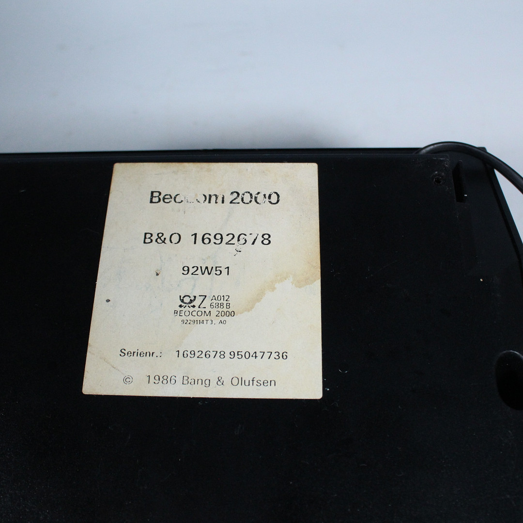 BANG & OLUFSEN. Design: Lone und Gideon Lindinger-Loewy, Telefon, Modell 'Beocom 2000', Entwurf von 1986.