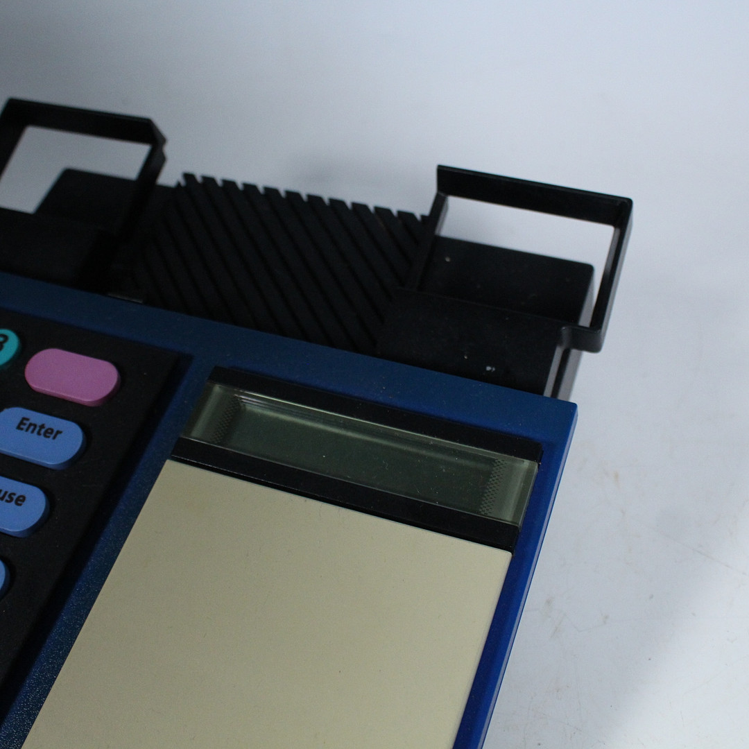 BANG & OLUFSEN. Design: Lone und Gideon Lindinger-Loewy, Telefon, Modell 'Beocom 2000', Entwurf von 1986.