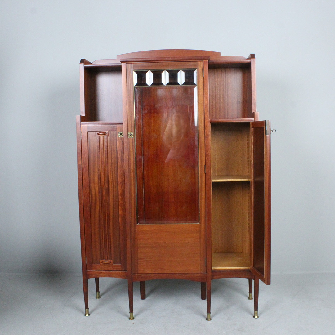 Schrank / Vitrine, Stilmöbel.