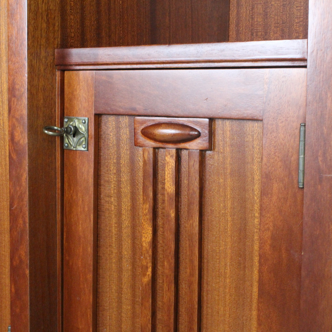 Schrank / Vitrine, Stilmöbel.