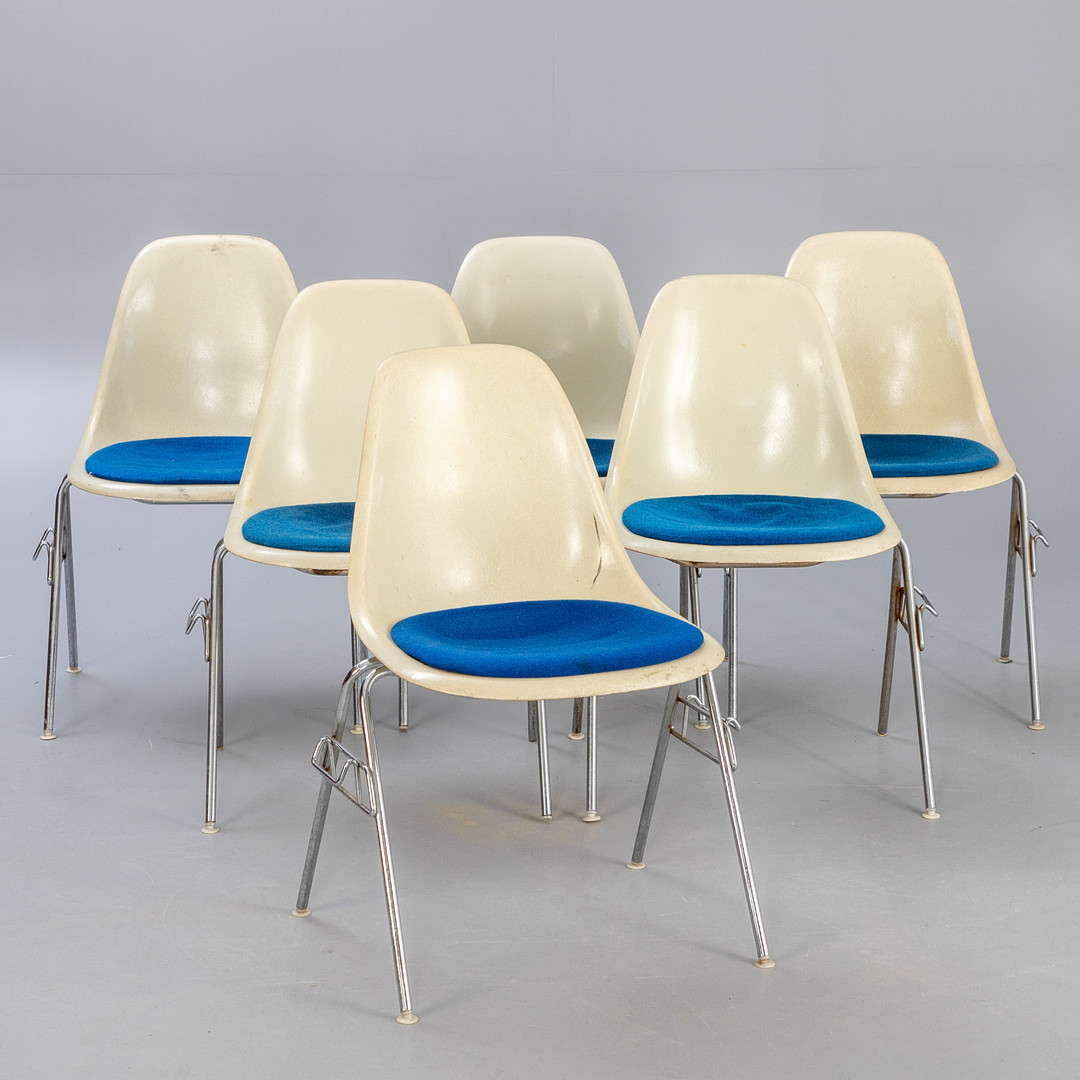 CHARLES & RAY EAMES. Herman Miller / Vitra, 12 Stapelstühle DSS.