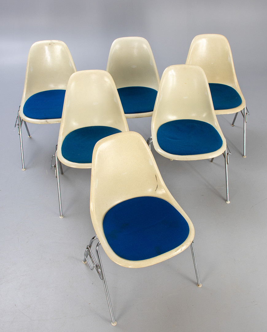 CHARLES & RAY EAMES. Herman Miller / Vitra, 12 Stapelstühle DSS.