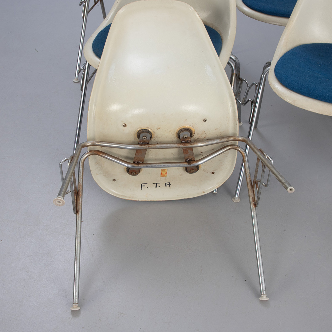 CHARLES & RAY EAMES. Herman Miller / Vitra, 12 Stapelstühle DSS.