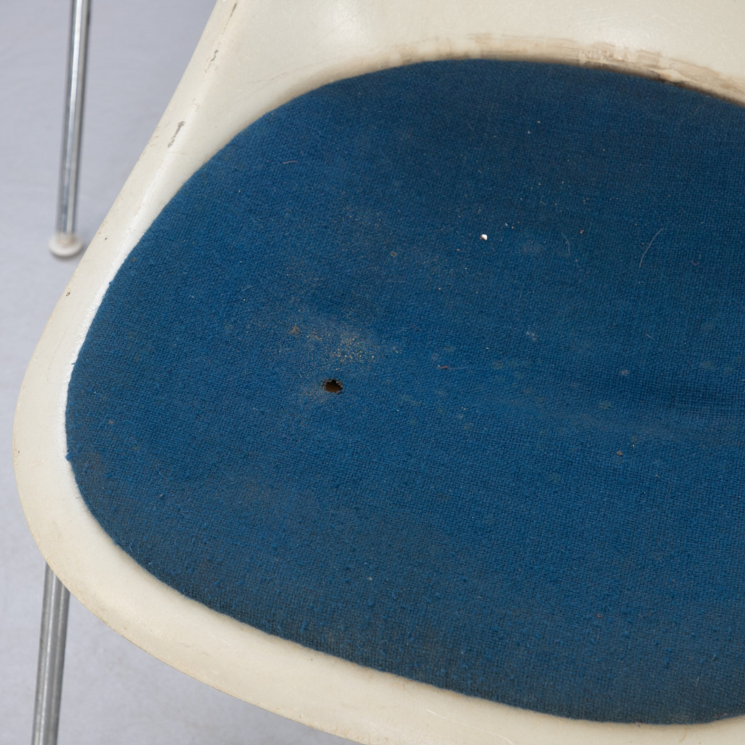 CHARLES & RAY EAMES. Herman Miller / Vitra, 12 Stapelstühle DSS.