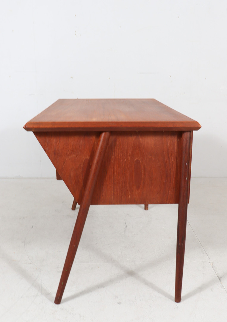 GUNNAR NIELSEN. Schreibtisch/Lady Desk von Gunnar Nielsen für Tibergaard, Dänemark, 1950er Jahre.
