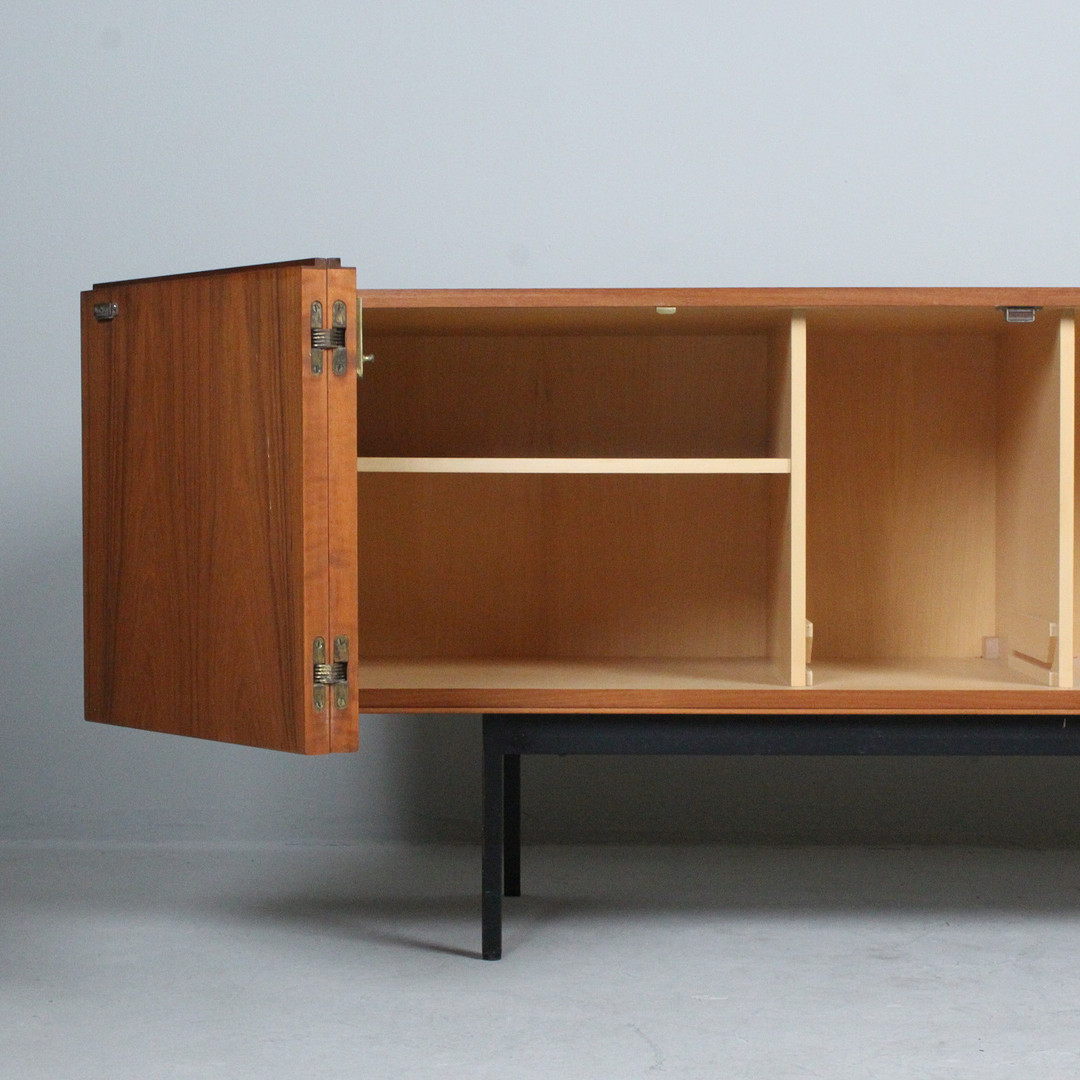 DIETER WAECKERLIN. Behr. Sideboard, Modell 'B20', Teak, 1960er Jahre.